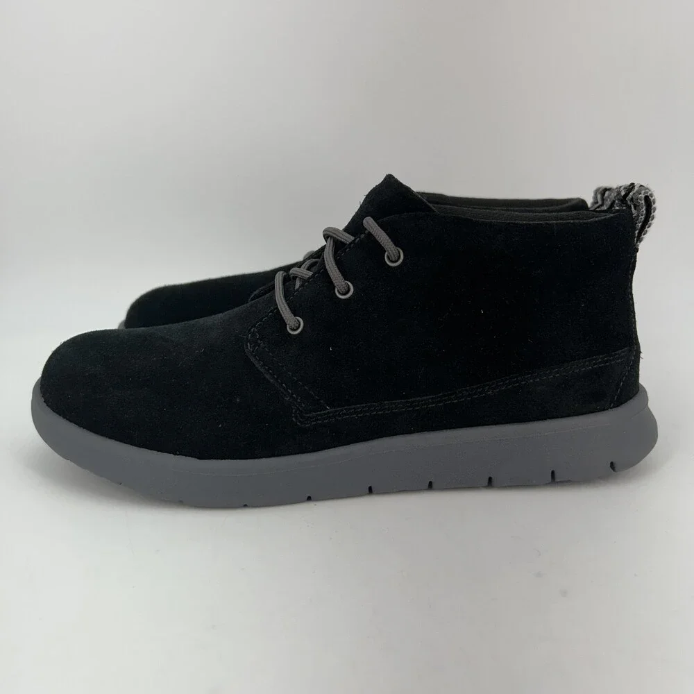 UGG Boots Youth Size 5 Black Canoe Suede Chukka Ankle Lace Up Lightweight Shoes